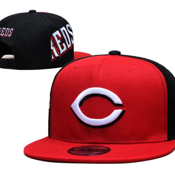 Cincinnati Reds's black and red cap
