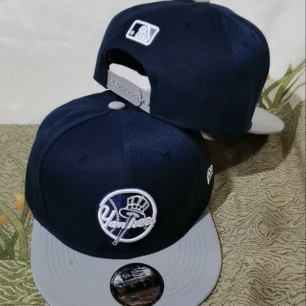 New York Yankees's dark blue cap