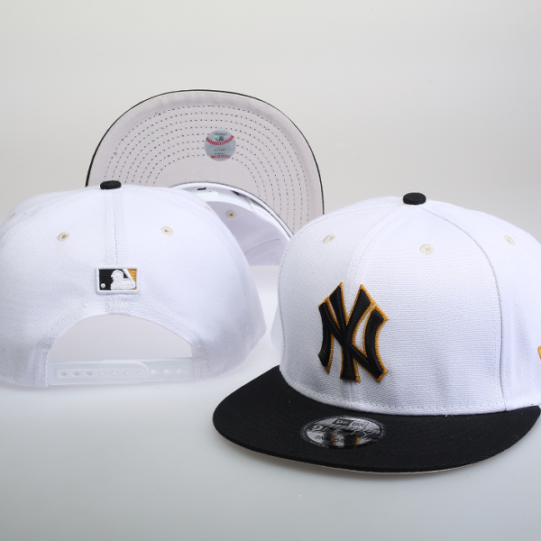 New York Yankees Black and White Cap