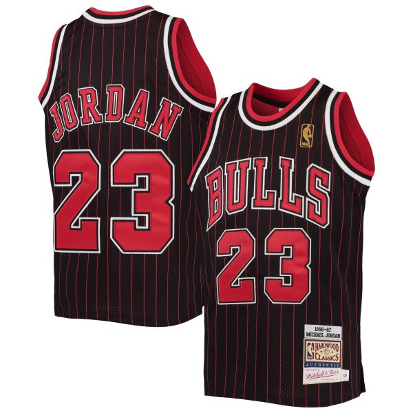 Youth Chicago Bulls Michael Jordan Mitchell & Ness Black/Red 1996-97 Hardwood Classics Jersey